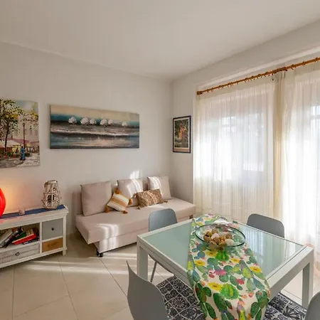 Apartment Seaview Giulia