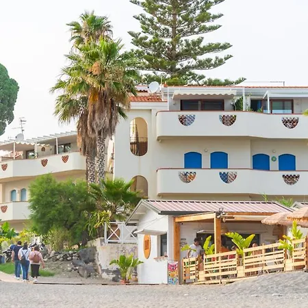 Seaview Giulia Apartament *