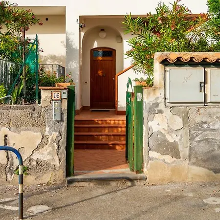 Seaview Giulia Apartament *