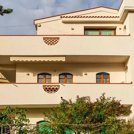 Seaview Giulia * Giardini-Naxos