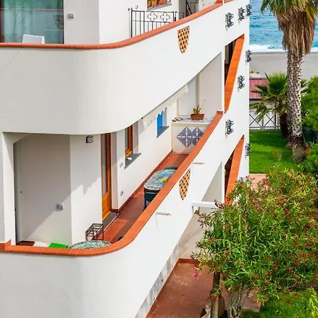 Seaview Giulia * Giardini-Naxos