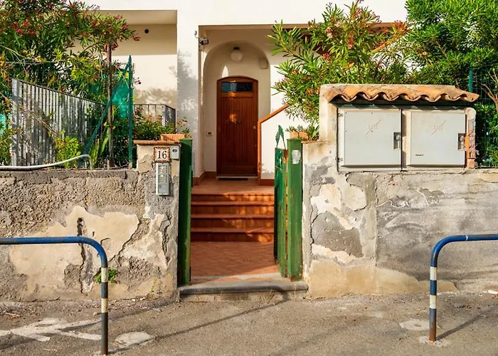 Seaview Giulia Apartament *