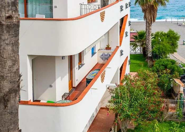 Seaview Giulia * Giardini-Naxos